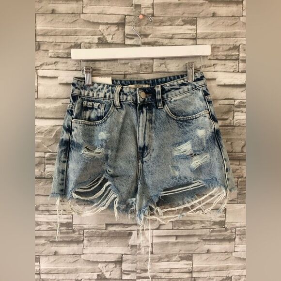 Redial || NWT Distressed Light Wash High Rise Denim Shorts SZ 4 - Picture 1 of 11